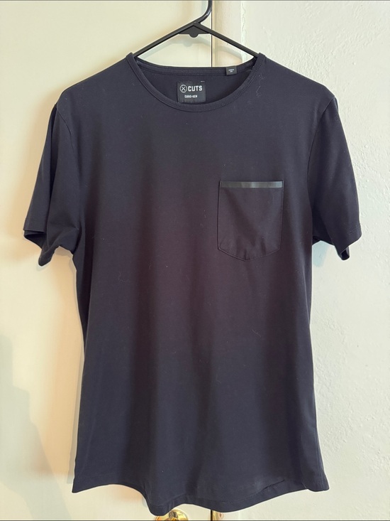 Cuts Clothing Other - Men’s Black Crew Pocket Tee